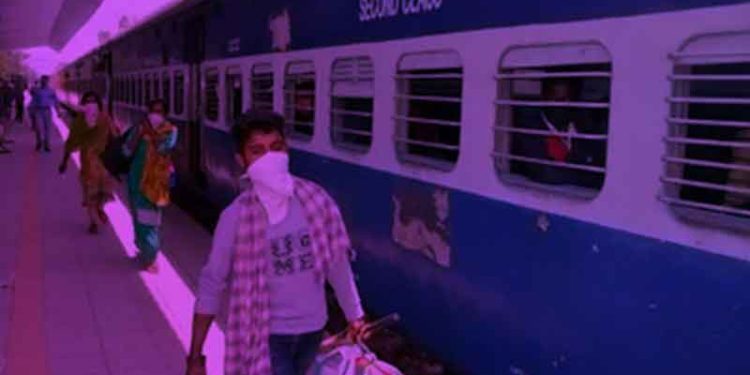 Railway to impose fine for not wearing masks